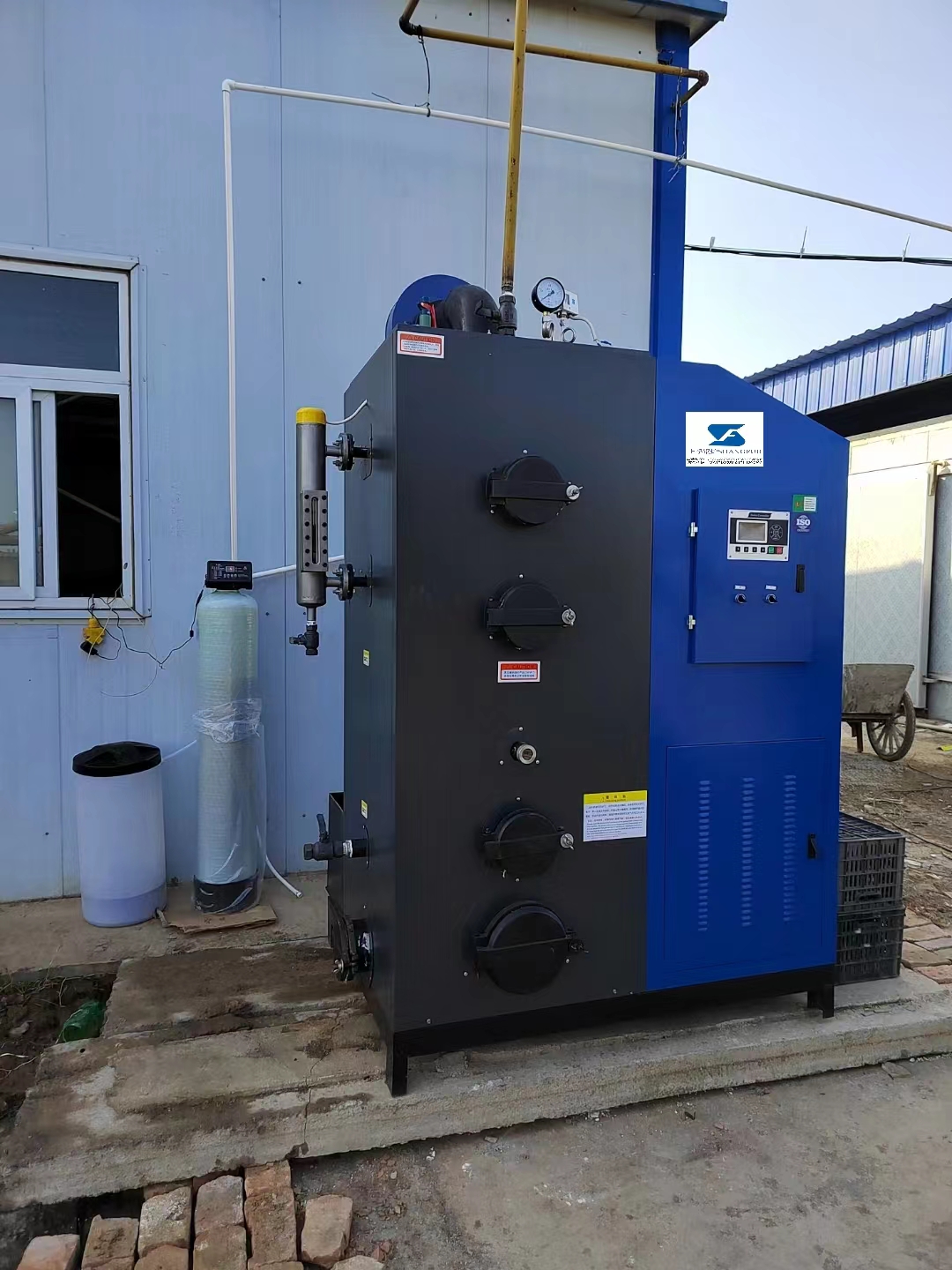 河南某食品廠使用我公司生物質(zhì)蒸汽發(fā)生器大大降低了成本